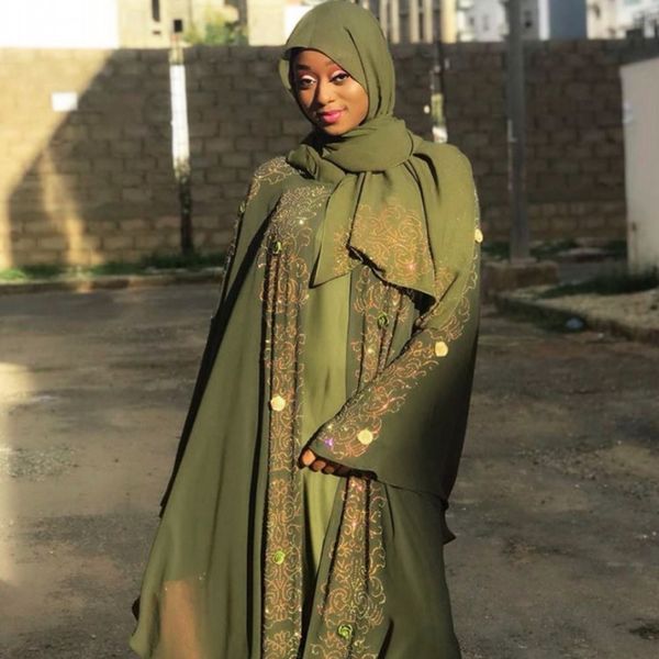 2020 africa clothing африканские платья для женщин мусульманское длинное платье высокое качество длина мода африканское платье для леди и ша, Red
2020 africa clothing африканские платья для женщин мусульманское длинное платье высокое качество длина мода африканское платье для леди и ша, Red