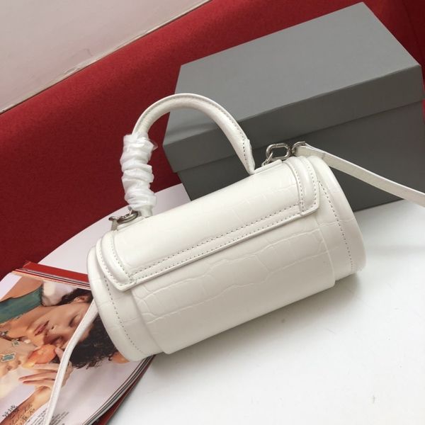 the new 2020 drum bag the latest catwalk models are coming. entertainment weekly promotes the super high-end fashion
the new 2020 drum bag the latest catwalk models are coming. entertainment weekly promotes the super high-end fashion
