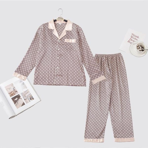 2020 new men long sleeve pajama pijama set spring autumn male 2pcs sleepwear casual home clothes rayon print nightwear suit, Black;brown
2020 new men long sleeve pajama pijama set spring autumn male 2pcs sleepwear casual home clothes rayon print nightwear suit, Black;brown