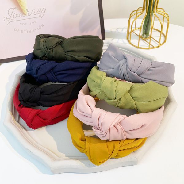 korean version of the new autumn and winter solid color simple wide-brimmed cloth hair bands hair bands face makeup cute girls headdress
korean version of the new autumn and winter solid color simple wide-brimmed cloth hair bands hair bands face makeup cute girls headdress