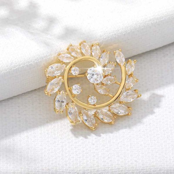 ladies crystal brooch zircon brooch spiral leafy exquisite simple and elegant bridal jewelry bridesmaid gift broche femme, Gray
ladies crystal brooch zircon brooch spiral leafy exquisite simple and elegant bridal jewelry bridesmaid gift broche femme, Gray