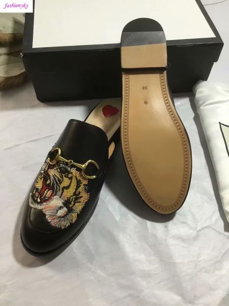 горячие мулы 423513 принстаун дизайнер классические скользкие металлические пряжки пляжные тапочки мягкие влюбленные туфли с коробкой, Black 
горячие мулы 423513 принстаун дизайнер классические скользкие металлические пряжки пляжные тапочки мягкие влюбленные туфли с коробкой, Black