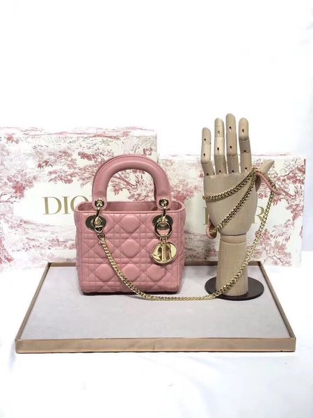 2018 new fa hion trend women handbag pu leather bucket houlder bag chain flower cro body bag female chic hand bag
2018 new fa hion trend women handbag pu leather bucket houlder bag chain flower cro body bag female chic hand bag