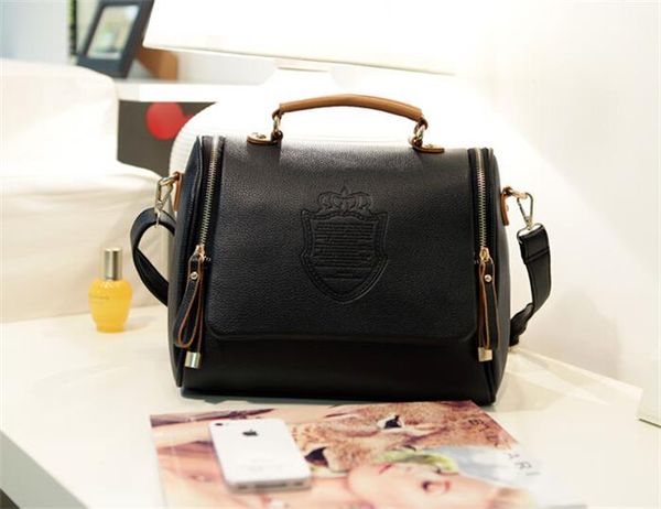 designer 2019 new korean version of the british crown double pull fashion portable shoulder bag messenger bag retro handbags
designer 2019 new korean version of the british crown double pull fashion portable shoulder bag messenger bag retro handbags