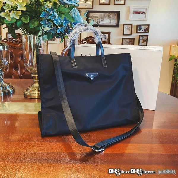 designer luxury new women bags european and american fashion personality shoulder bag ladies delicate brand hand
designer luxury new women bags european and american fashion personality shoulder bag ladies delicate brand hand