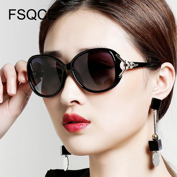vintage gradient frame women's sunglasses retro metal decoration shades for female elegant glasses sun zonnebril dames 2019, White;black
vintage gradient frame women's sunglasses retro metal decoration shades for female elegant glasses sun zonnebril dames 2019, White;black