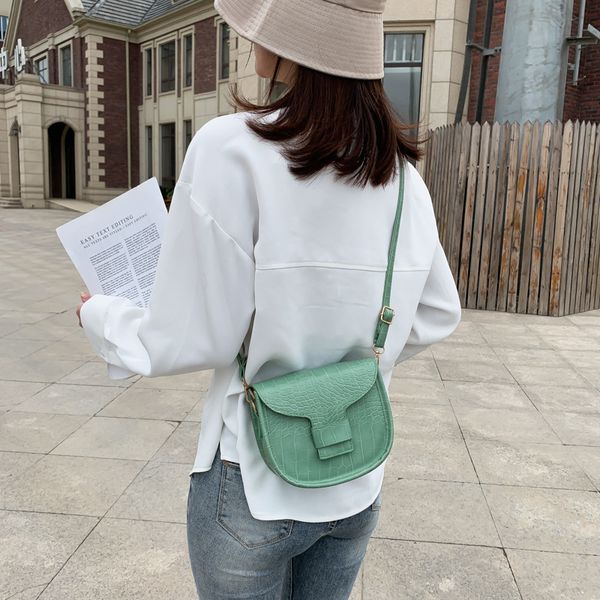 полукруглая к 2020 году новых сумочка камень зерна crossbody сумка свободного покроя простой женская сумка седло
полукруглая к 2020 году новых сумочка камень зерна crossbody сумка свободного покроя простой женская сумка седло