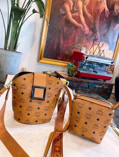 2019 designers luxurys handbag purse women's leather bag messenger bag and shoulder bag 008
2019 designers luxurys handbag purse women's leather bag messenger bag and shoulder bag 008