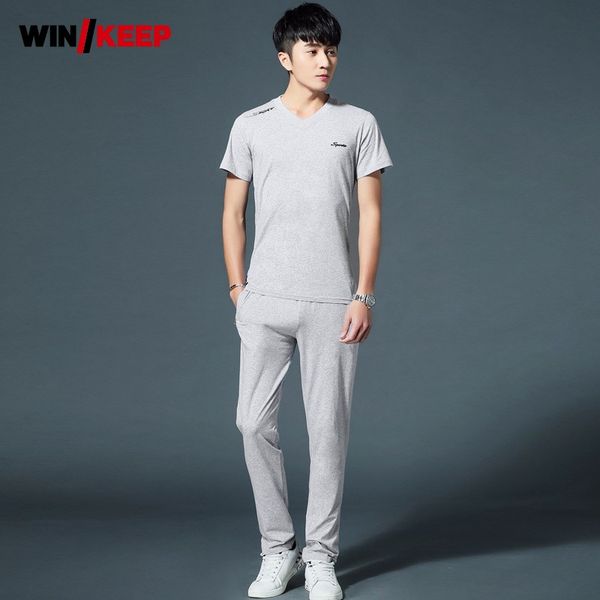 2019 new men short sleeve sport sweatpants two piece sportswear suit trainer outdoor workout running male tracksuit sets 5xl, Black;blue
2019 new men short sleeve sport sweatpants two piece sportswear suit trainer outdoor workout running male tracksuit sets 5xl, Black;blue