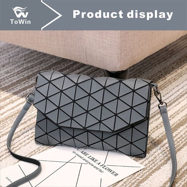 luxury eco-friendly women ling flap shoulder bag sequins patch geometric lattice bag most popular luminous cosmetic foldable makeup bag
luxury eco-friendly women ling flap shoulder bag sequins patch geometric lattice bag most popular luminous cosmetic foldable makeup bag