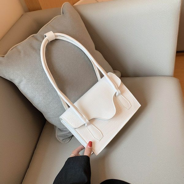 retro small bag foreign female bag 2020 new fashion ladies shoulder wild portable armpit
retro small bag foreign female bag 2020 new fashion ladies shoulder wild portable armpit