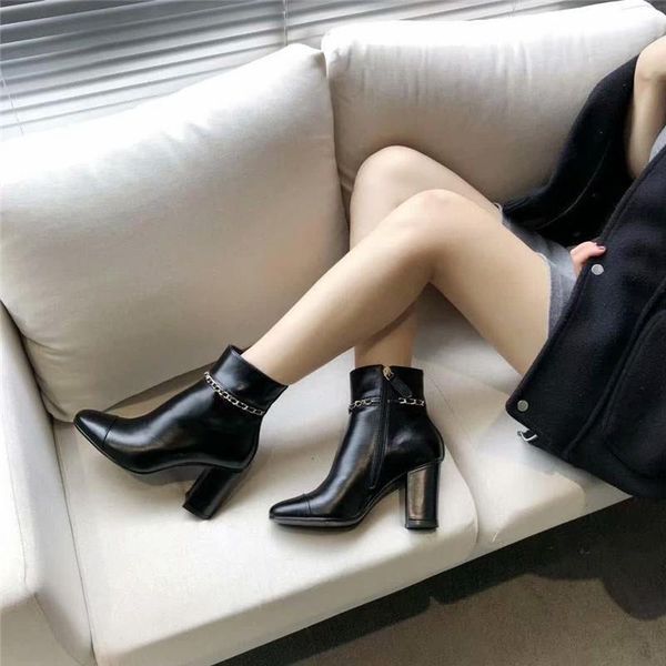 2020 authentic martin calfskin ankle boots for men women lace up leather black high heels boots g35008 x53109 94305 high heels with box
2020 authentic martin calfskin ankle boots for men women lace up leather black high heels boots g35008 x53109 94305 high heels with box