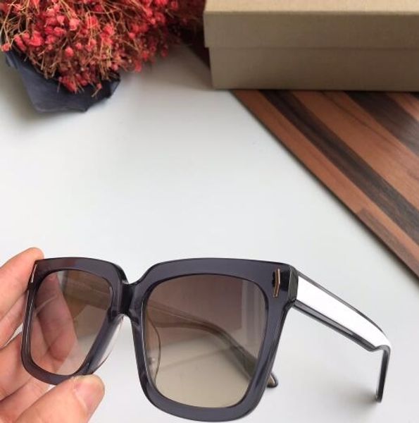 2019 grey silver frank frame brown square glasses fashion designer men women sell sunglasses with box and dastbag, White;black 
2019 grey silver frank frame brown square glasses fashion designer men women sell sunglasses with box and dastbag, White;black