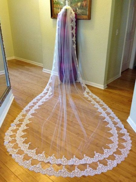 smart luxurious one-tier lace applique edge cathedral length white ivory wedding veil meidingqianna brand bridal veil with an alloy comb, Black
smart luxurious one-tier lace applique edge cathedral length white ivory wedding veil meidingqianna brand bridal veil with an alloy comb, Black