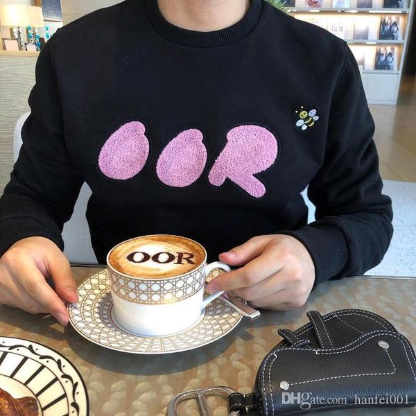 19fw towel logo sweatshirt bee embroidery fashion simple street skateboard classic summer casual fashion long sleeves hflswy322, Black
19fw towel logo sweatshirt bee embroidery fashion simple street skateboard classic summer casual fashion long sleeves hflswy322, Black