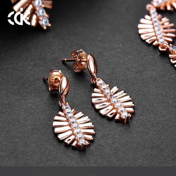 мода-новый лист 925 серебряный инкрустированный кристалл swarovski ожерелье серьги браслет подарочный набор, Black
мода-новый лист 925 серебряный инкрустированный кристалл swarovski ожерелье серьги браслет подарочный набор, Black