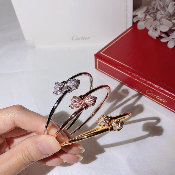 Роскошные дизайнерские украшения женские браслеты с леопардовым браслетом с бри
Роскошные дизайнерские украшения женские браслеты с леопардовым браслетом с бри