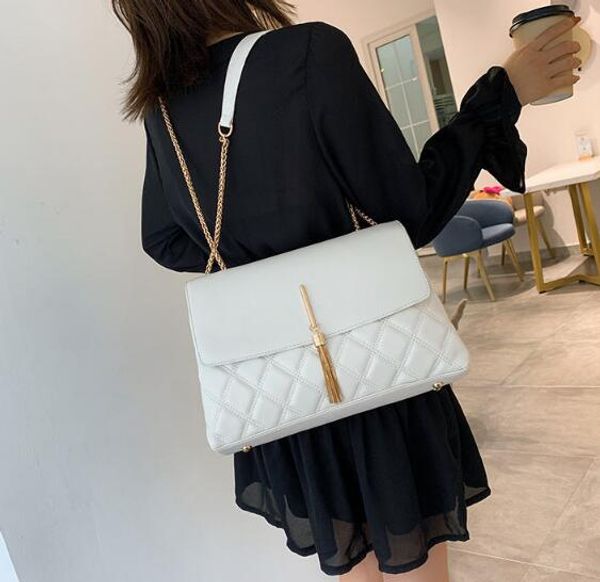 2020 new designer retro women chain big tassel handbags women shoulder bags luxury pu leather crossbody bag large tote lady purse
2020 new designer retro women chain big tassel handbags women shoulder bags luxury pu leather crossbody bag large tote lady purse