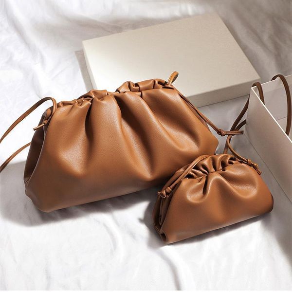 38cm big leather pouch handbag women soft fashion clutch bag lady large ruched cloud shoulder bag
38cm big leather pouch handbag women soft fashion clutch bag lady large ruched cloud shoulder bag