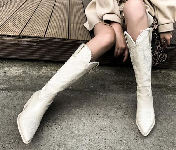 new winter woman genuine leather embroidery black white thick heels pointed toe knee high western plus size 43
new winter woman genuine leather embroidery black white thick heels pointed toe knee high western plus size 43
