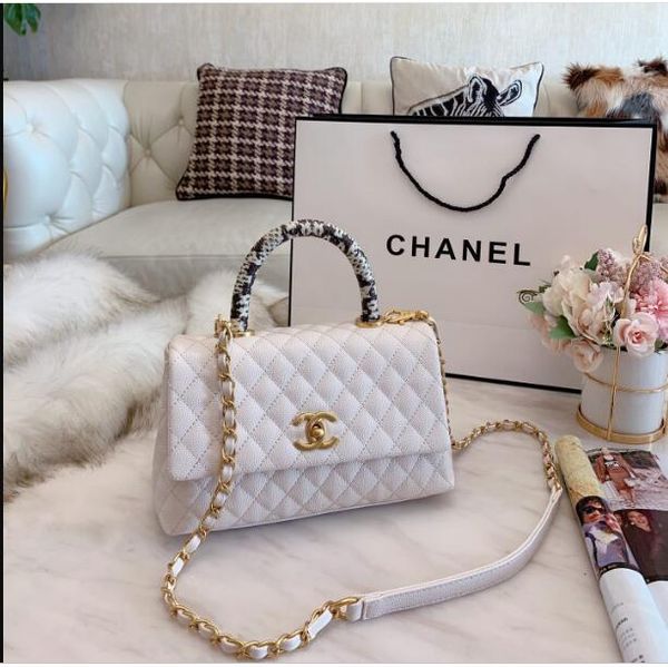 2020 fashion women handbag ladies design full color lettering bracelet wallet leather chain bag messenger bag size 25*16cm
2020 fashion women handbag ladies design full color lettering bracelet wallet leather chain bag messenger bag size 25*16cm