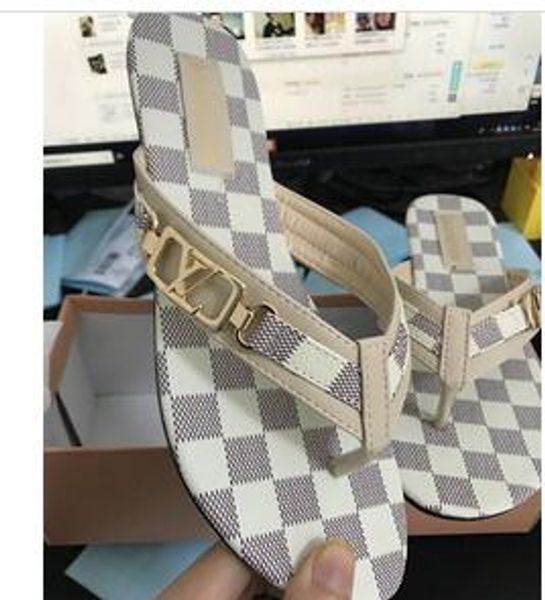 2018 selling famous designer cool slippers, ladies fashion summer flip-flops apartment m slippers indoor antiskid 35 to 42, Black
2018 selling famous designer cool slippers, ladies fashion summer flip-flops apartment m slippers indoor antiskid 35 to 42, Black
