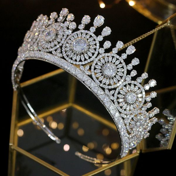 classic new wedding hair accessories headdress elegant zirconia crystal tiara bride crown jewelry luxury crown, Golden;white
classic new wedding hair accessories headdress elegant zirconia crystal tiara bride crown jewelry luxury crown, Golden;white