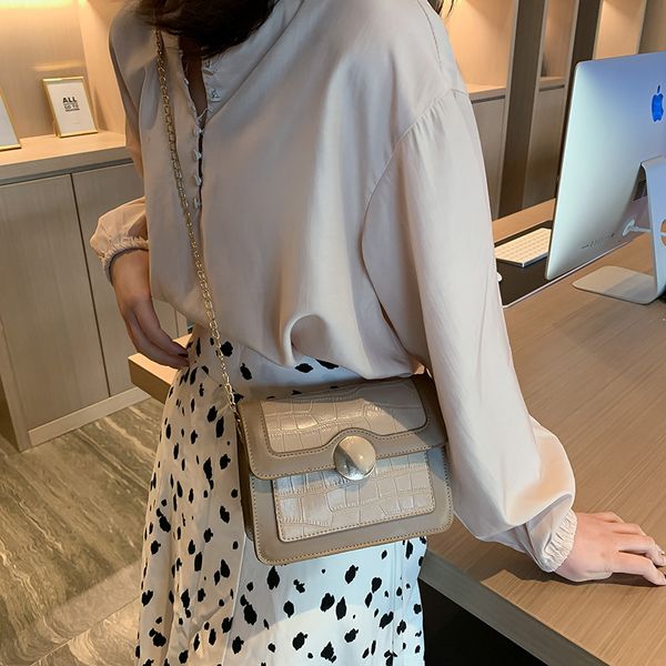2020 new shoulder bag women's casual fashion korean chain retro small square bag messenger ladies
2020 new shoulder bag women's casual fashion korean chain retro small square bag messenger ladies