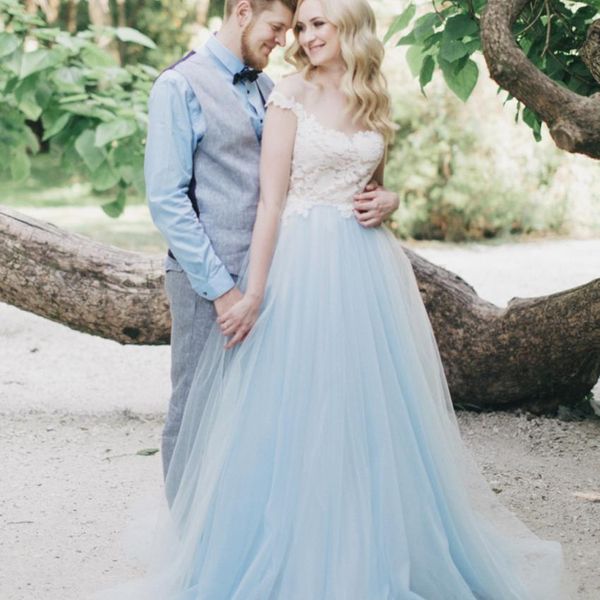 White And Blue Tulle Bohemian Beach Wedding Dresses 2019 Modest Sheer Neckline Floor Long Backless Romantic Bridal Gowns For Garden Country
White And Blue Tulle Bohemian Beach Wedding Dresses 2019 Modest Sheer Neckline Floor Long Backless Romantic Bridal Gowns For Garden Country