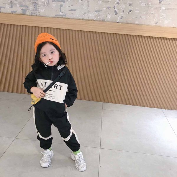 kids designer clothing suit girls fashion luxury solid color clothing sets letter print two-piece sets warm keeping sportswear on sale, White
kids designer clothing suit girls fashion luxury solid color clothing sets letter print two-piece sets warm keeping sportswear on sale, White