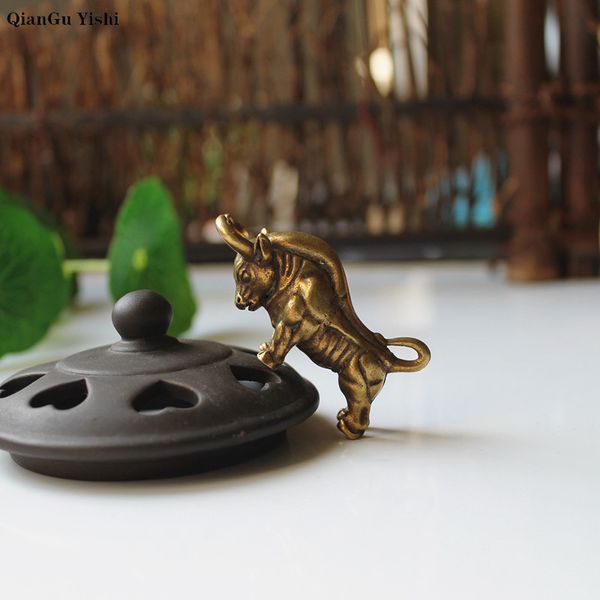 retro copper animal home decor brass wall street bull figurines sculpture car keychain pendant accessories cow statue desk decor, Silver
retro copper animal home decor brass wall street bull figurines sculpture car keychain pendant accessories cow statue desk decor, Silver
