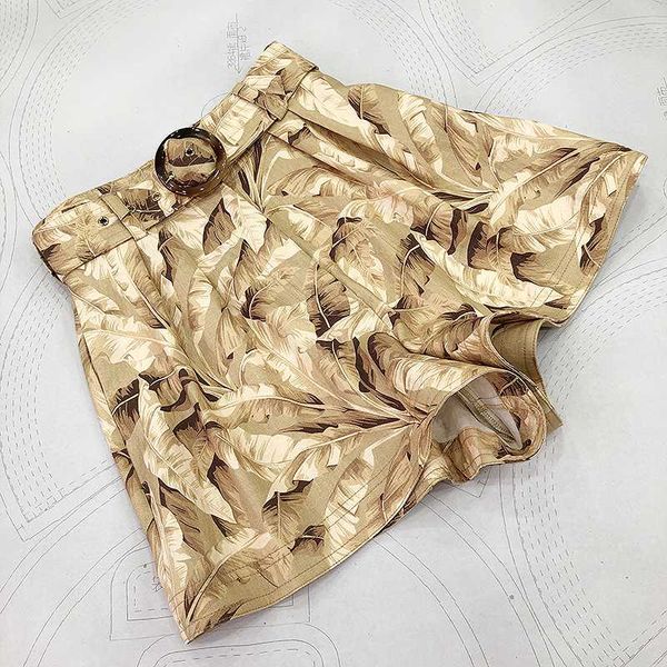 runway fashion casual shorts 2020 spring summer new arrival designer fashion leaf print linen shorts, White;black
runway fashion casual shorts 2020 spring summer new arrival designer fashion leaf print linen shorts, White;black