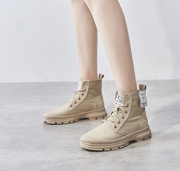 wholesale chaussures fashion designer shoes trainers white black dress de luxe men women casual shoes 70124
wholesale chaussures fashion designer shoes trainers white black dress de luxe men women casual shoes 70124