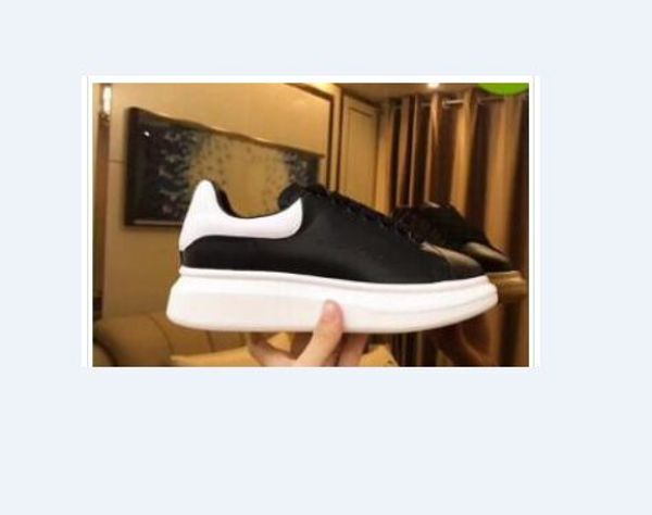 platform designer shoes reflective triple black velvet white golden mens womens running shoes sneakers party dress fashion leather shoes
platform designer shoes reflective triple black velvet white golden mens womens running shoes sneakers party dress fashion leather shoes