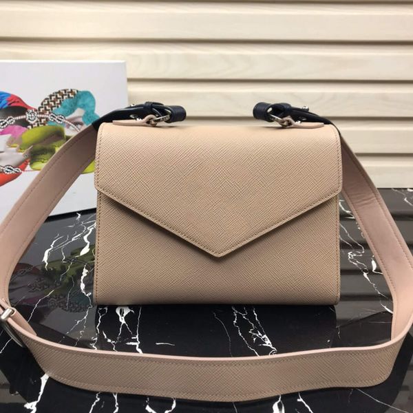 2020 new designer handbag quality luxury handbag famous brand designer handbag ladies bag diagonal bag fashion leather shoulder bag 221
2020 new designer handbag quality luxury handbag famous brand designer handbag ladies bag diagonal bag fashion leather shoulder bag 221