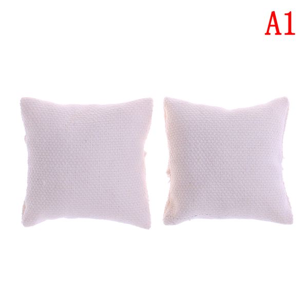 2pcs миниатюрной мебель игрушка без дивана кресло моды подушка подушки для дивана-кровати для couch 1/12 dollhouse
2pcs миниатюрной мебель игрушка без дивана кресло моды подушка подушки для дивана-кровати для couch 1/12 dollhouse