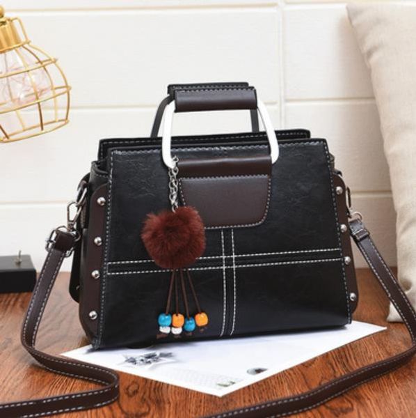european and american trend explosion models women bags 2020 spring autumn winter fashion handbags large capacity new rivets shoulder should
european and american trend explosion models women bags 2020 spring autumn winter fashion handbags large capacity new rivets shoulder should