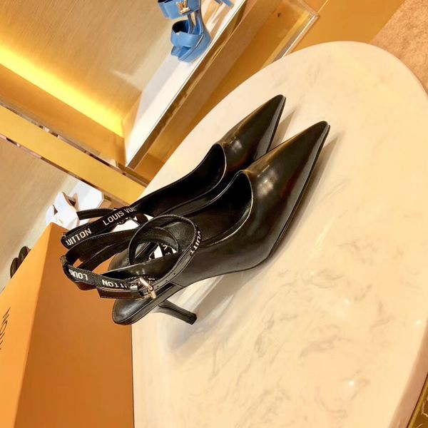 2019 sandals luxury designer slide designer shoes designer super star flip-flops for women custom size 35-42 with height 6 cm, Black
2019 sandals luxury designer slide designer shoes designer super star flip-flops for women custom size 35-42 with height 6 cm, Black