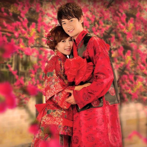 chinese style wedding bride and groom red black costume suits embroidered toast couple economical garment le chinois mariage
chinese style wedding bride and groom red black costume suits embroidered toast couple economical garment le chinois mariage