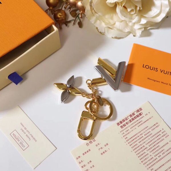 2020 новый роскошный брелок брелок ключевые бренды брелки porte clef подарок мужчины женщины сувениры автомобильная сумка брелки с коробкой, Silver