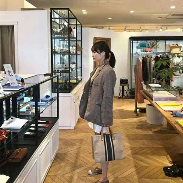 2020 linen одно плечо сумка женщина портативный портфель бизнес большой сумка сумка большая емкость tote сумки досуг карманы женский
2020 linen одно плечо сумка женщина портативный портфель бизнес большой сумка сумка большая емкость tote сумки досуг карманы женский