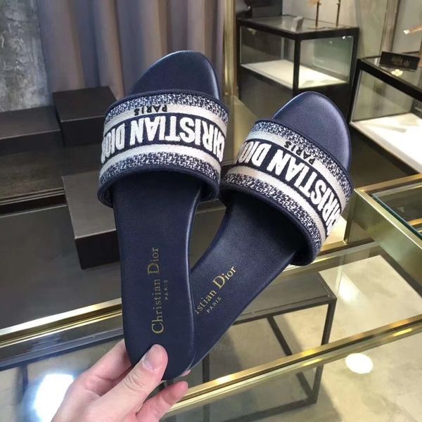 Price ale 2019 fa hion women de igner flat andal leather out ole color mixing ladie andal with the box
Price ale 2019 fa hion women de igner flat andal leather out ole color mixing ladie andal with the box