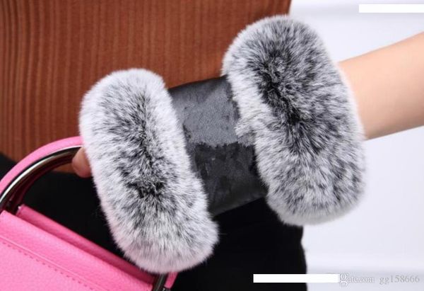 new with logo c open finger gloves rabbit hair black gloves good quality no gift box, Blue;gray
new with logo c open finger gloves rabbit hair black gloves good quality no gift box, Blue;gray