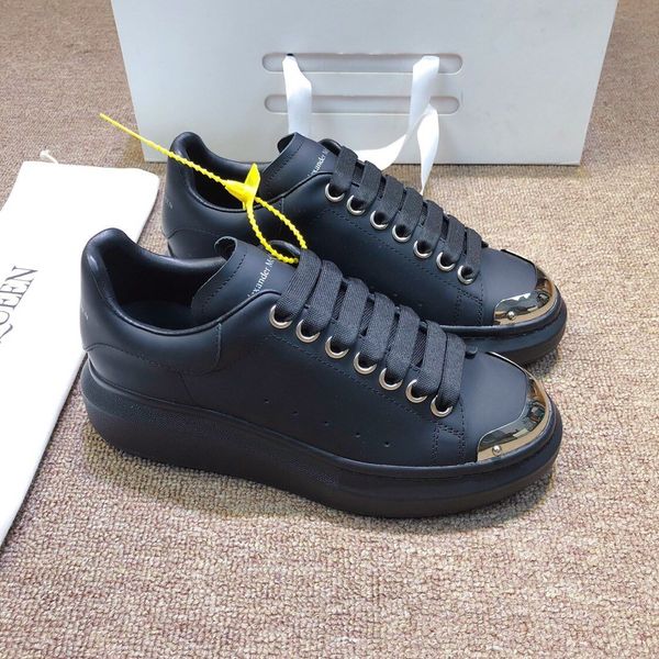 new style luxury women's men's party casual shoes sports basketball shoes triple fashiondesigner platform men and women shoes wild, Black
new style luxury women's men's party casual shoes sports basketball shoes triple fashiondesigner platform men and women shoes wild, Black