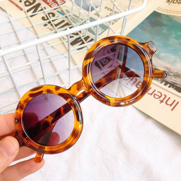 3-8 years old fashion round kids sunglasses children sun glasses anti-uv baby vintage eyeglasses boy girl cool color infantil, White;black
3-8 years old fashion round kids sunglasses children sun glasses anti-uv baby vintage eyeglasses boy girl cool color infantil, White;black