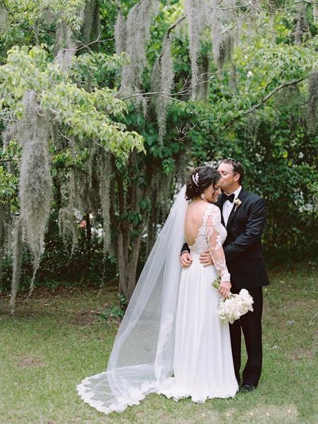 2020 new elegant wedding dresses open back long sleeves sheer bridal gowns handmade lace chiffon a line vestidos de novia, White
2020 new elegant wedding dresses open back long sleeves sheer bridal gowns handmade lace chiffon a line vestidos de novia, White