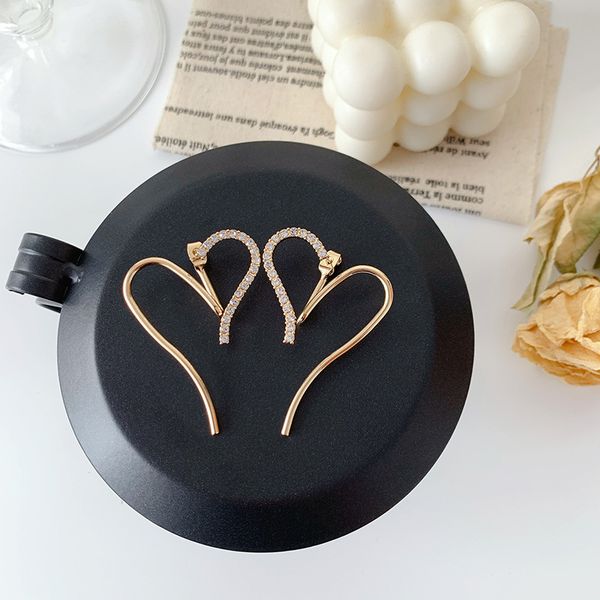 simple shiny rhinestone hollow heart earrings for women gold color metal love heart big statement drop earrings wedding jewelry, Silver
simple shiny rhinestone hollow heart earrings for women gold color metal love heart big statement drop earrings wedding jewelry, Silver