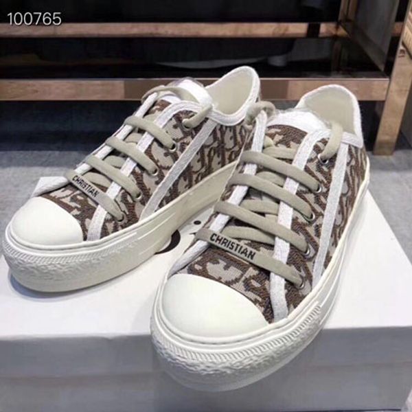 With Box!Woman Sneaker Casual shoes Lace-up Flat Trainers Best Qualit sports shoes Trainers Best Quality shoes Size:35-41 by shoe05 01
With Box!Woman Sneaker Casual shoes Lace-up Flat Trainers Best Qualit sports shoes Trainers Best Quality shoes Size:35-41 by shoe05 01