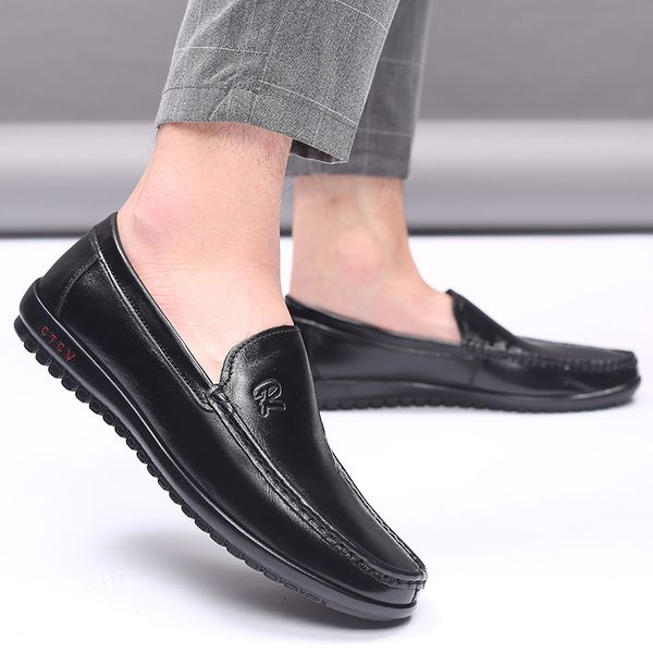 2020 mens new fashion casual black leather shoes male flats breathable lightweight slip on soft sole sneaker driving shoes a404
2020 mens new fashion casual black leather shoes male flats breathable lightweight slip on soft sole sneaker driving shoes a404