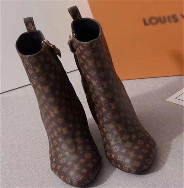 kp12 new high-end women world tour desert boot women platform boot spaceship ankle boots heel medal fashion martin boots, Black
kp12 new high-end women world tour desert boot women platform boot spaceship ankle boots heel medal fashion martin boots, Black